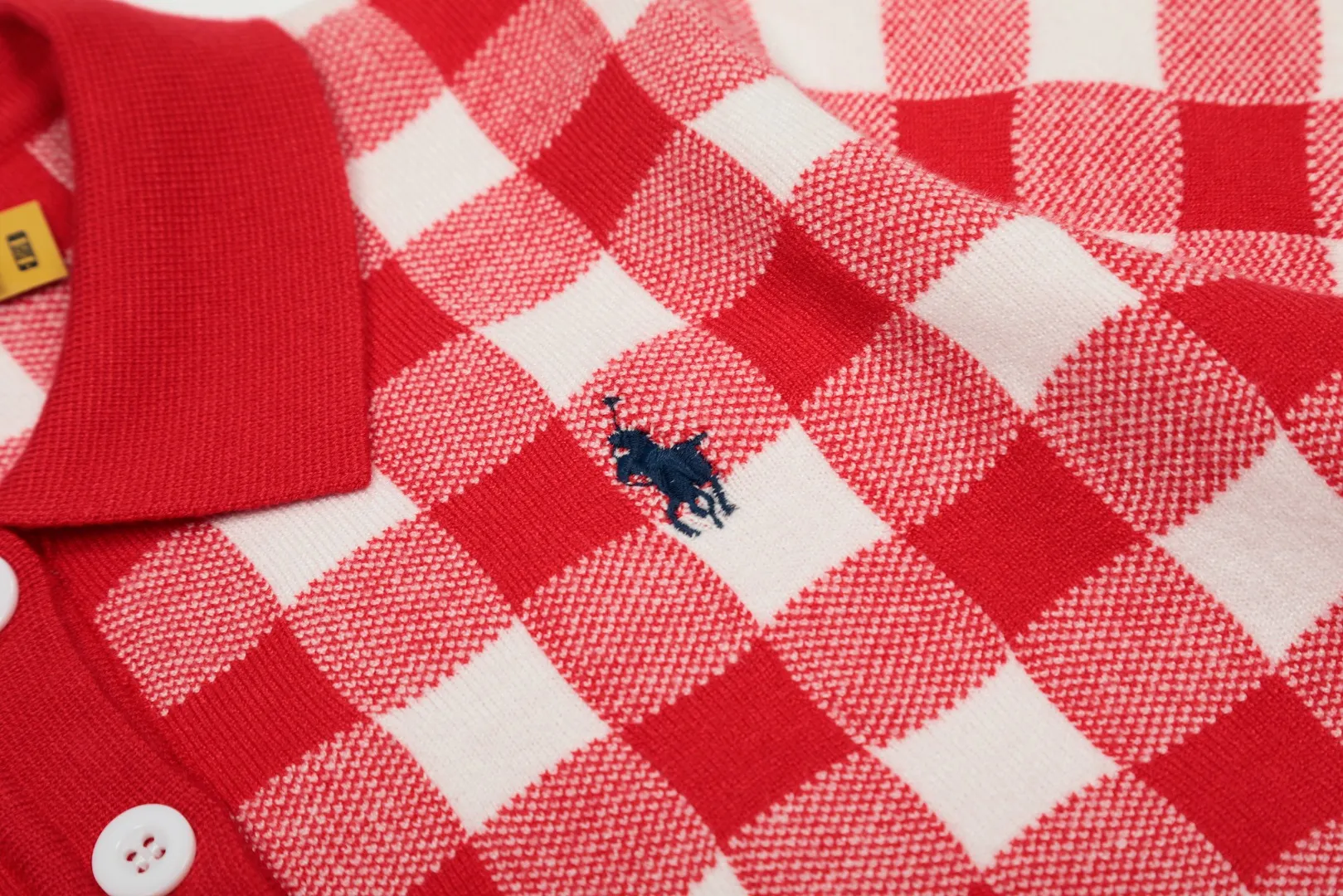 P166 💰 "Top quality" Style number: DS225# (on sale all year round) [Ralph Lauren plaid jacquard basic pony embroidered logo knitted POLO short sleeves] ✅Ralph Lauren all-match goddess style plain plaid knitted lapel short sleeves for all seasons ✅Main provider of platform live broadcast Wholesale entity ✅ZP quality 1:1 version Scan the code to enter the GF website Counter quality ✅Detailed quality The only one in Guangzhou Imported quality cotton yarn, focusing on high-end, cost-effective, good quality, needless to say, ✅Restore the original version, loose, comfortable and stress-free, simple is high-end, classic is eternal, ✅The upper body is simple and easy to match, a must-have for goddess ootd. Good-looking clothes are never picky. A must-have in the goddess' wardrobe. Size: S-L Color: Gray Yellow Pink Light Blue Red Green